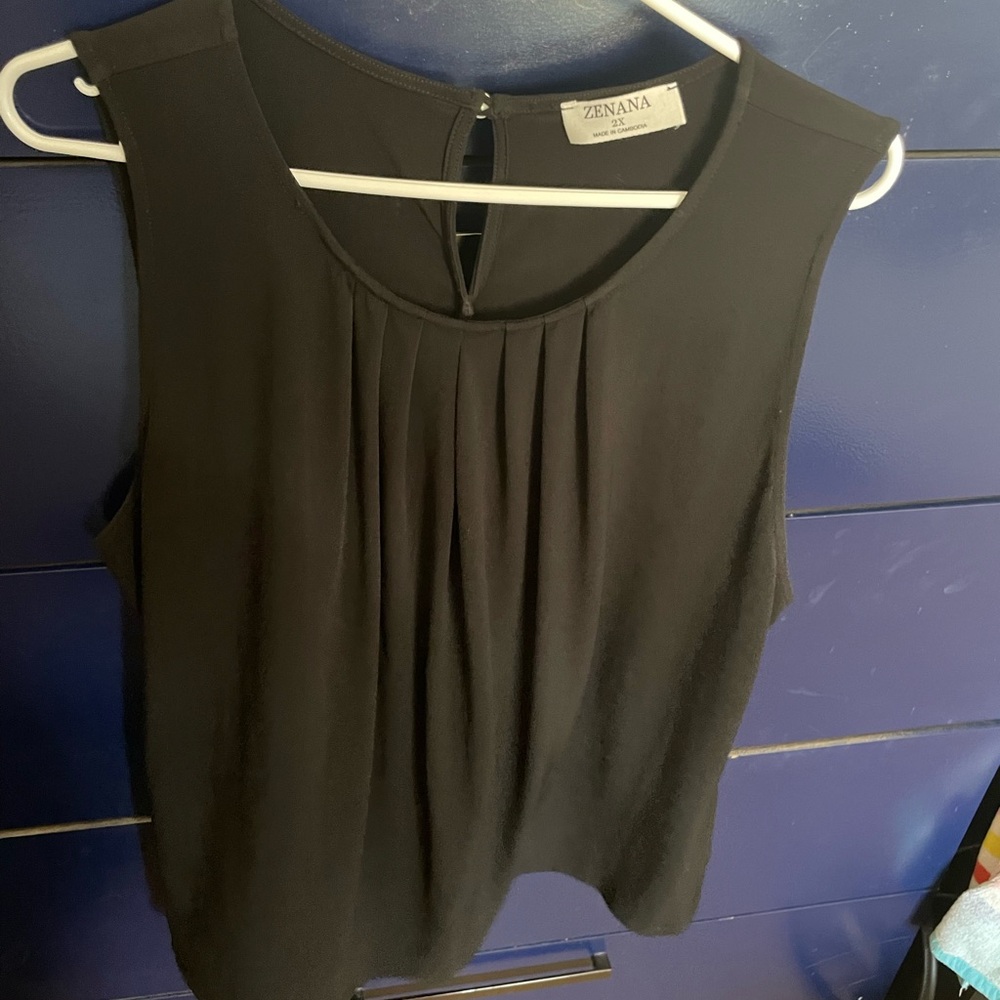 Zenana Outfitters Black Pleated Women's Blouse
